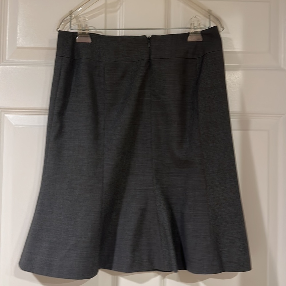 Isabel & Nina suit- jacket + skirt. Size 6/runs big. Polyester rayon wool. Lined - Picture 3 of 9